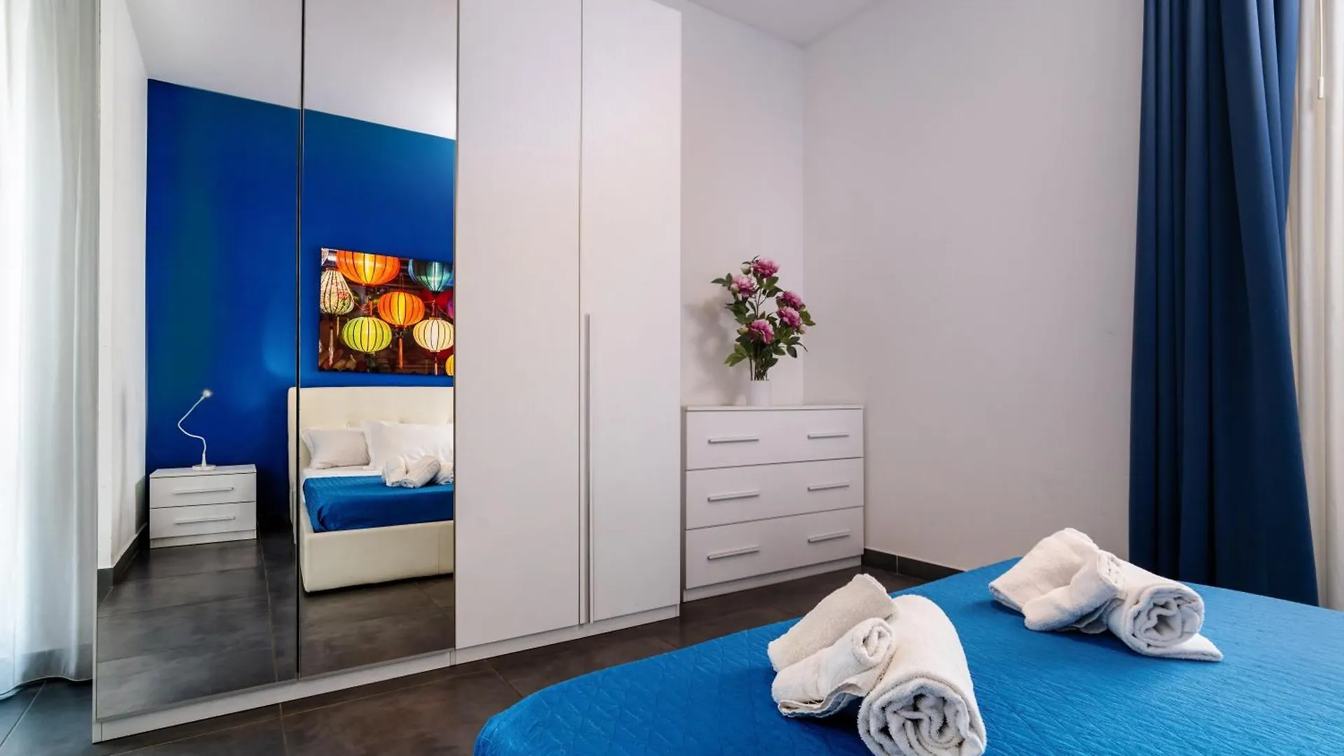 Residence Palazzo Dei Delfini By Receptio Catania Italy