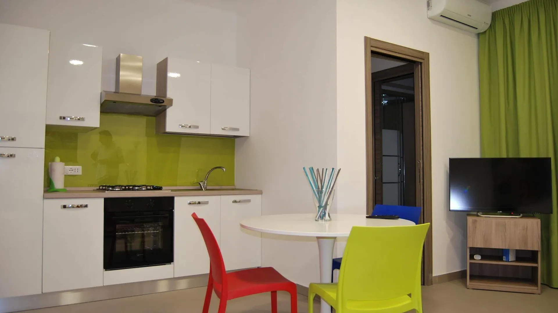 Residence Palazzo Dei Delfini By Receptio 카타니아 0*,