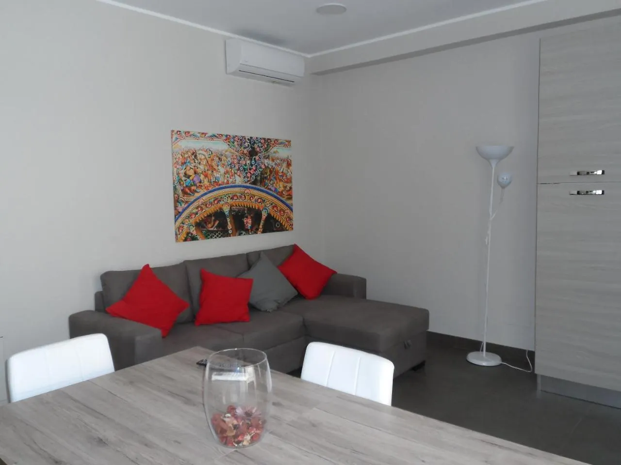 Residence Palazzo Dei Delfini By Receptio Catania